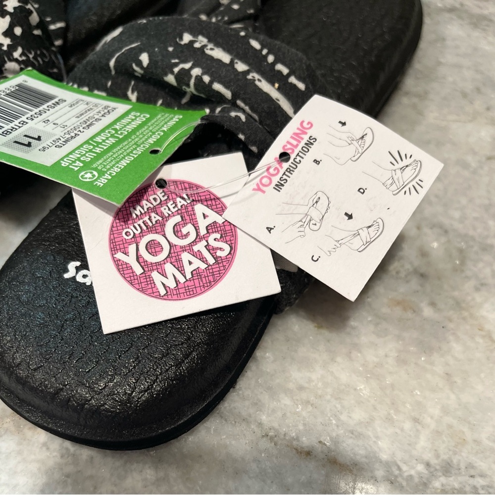 Sanuk Women's Black and White Yoga Mat Sandals NWT smoke & pet free home🌸 - Picture 12 of 14
